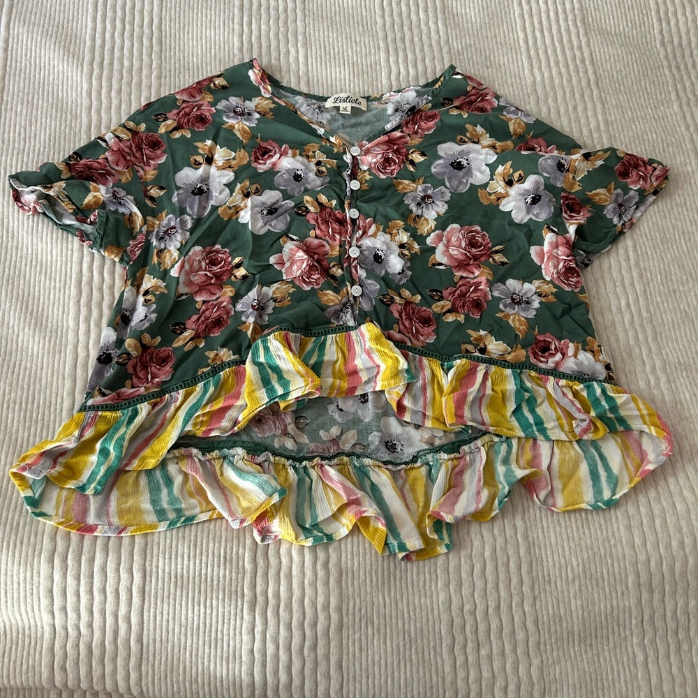 Listicle Floral Cropped‎ Top